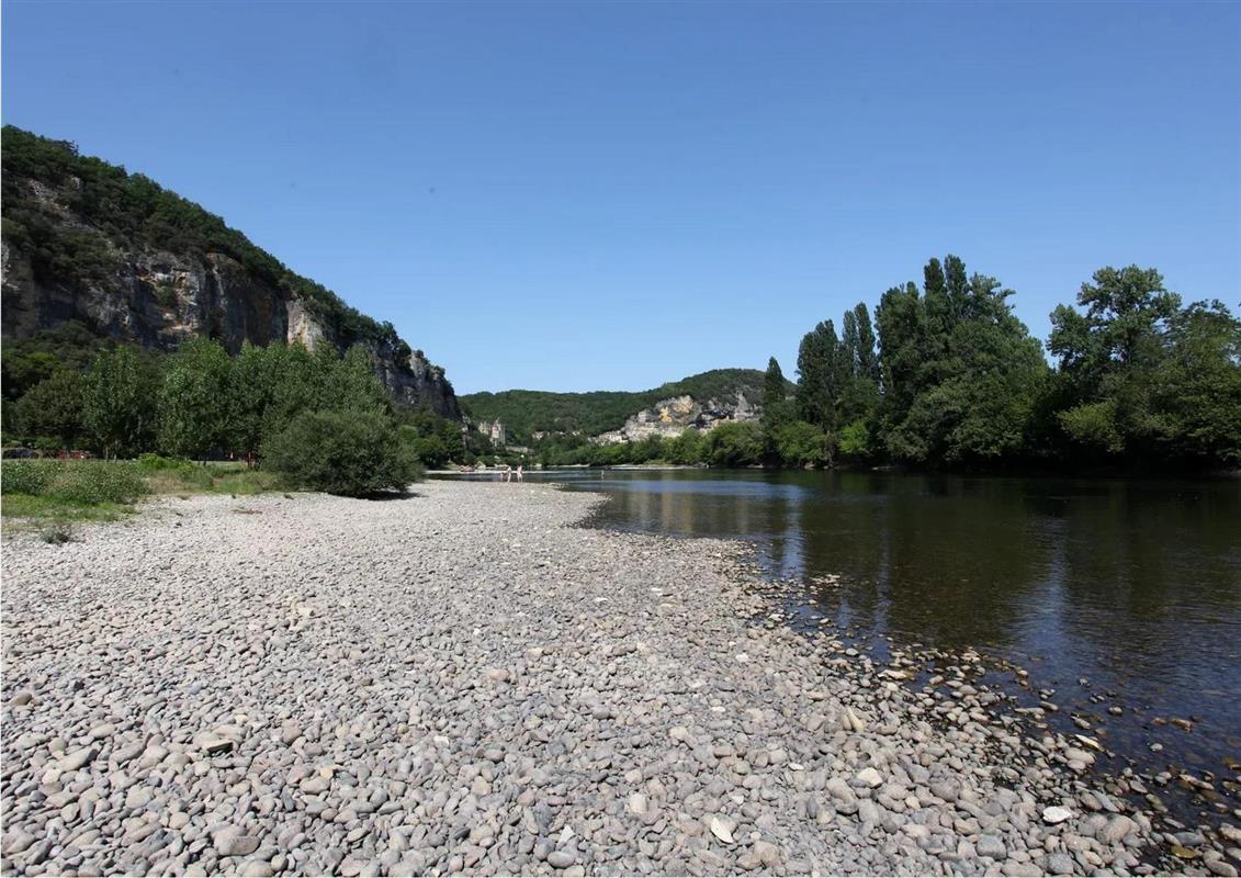 Camping 3 Etoiles Avec Plage De Galets En Dordogne Camping